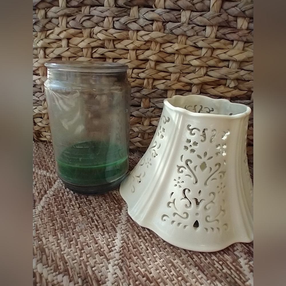 Yankee Candle Cream Ceramic Holder Shade - Picture 2 of 11